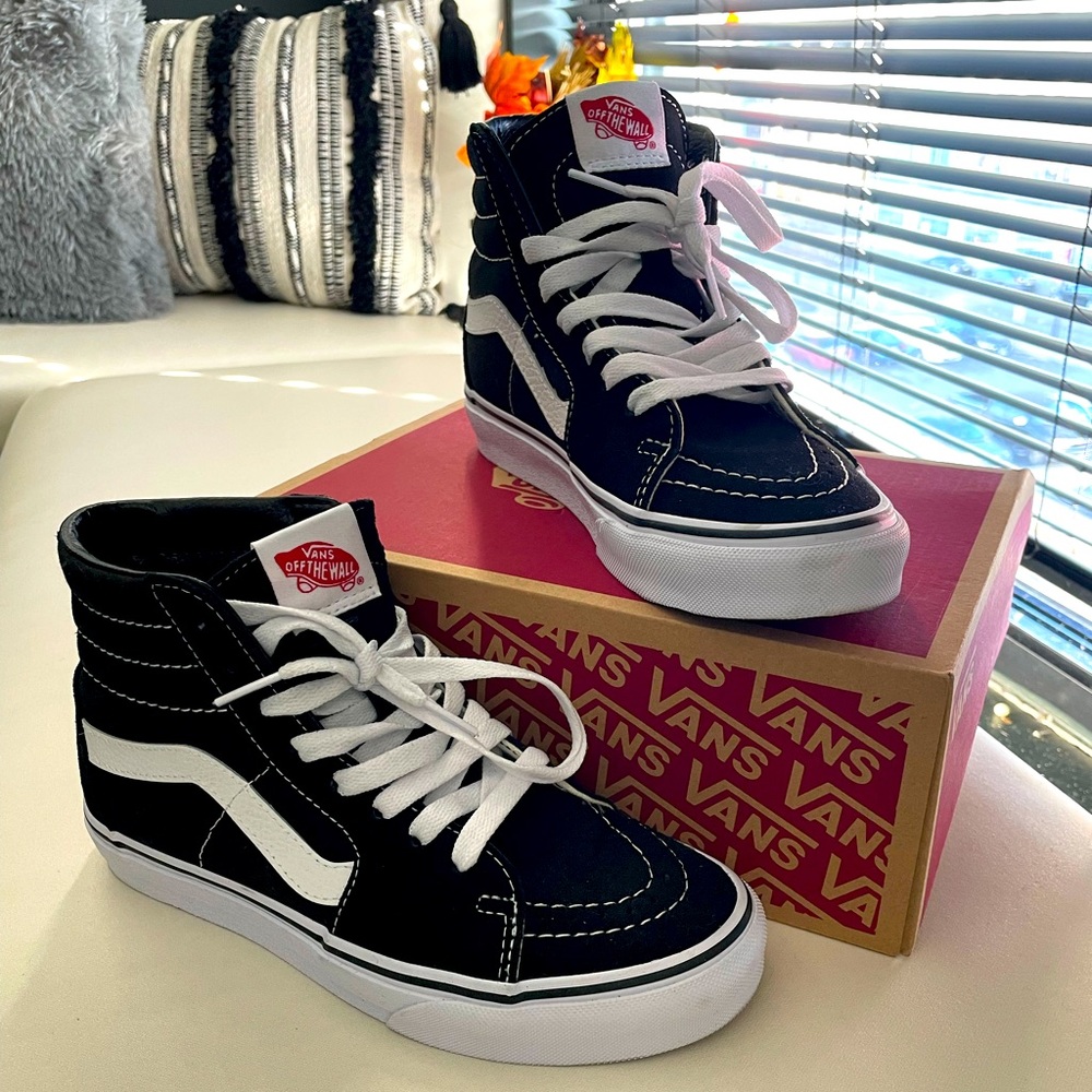 Size 6 woman’s  SK8 High Vans